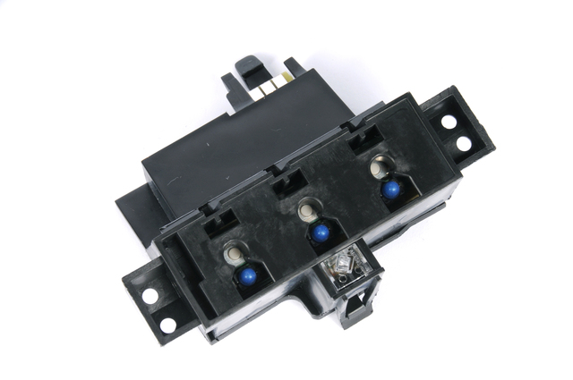 15057866 - Body: Garage Dr Opener for Cadillac: Escalade, Escalade ESV, Escalade EXT | Chevrolet: Avalanche 1500, Avalanche 2500, Silverado 1500, Silverado 1500 Classic, Silverado 1500 HD, Silverado 1500 HD Classic, Silverado 2500, Silverado 2500 HD, Silverado 2500 HD Classic, Silverado 3500, Silverado 3500 Classic, Silverado 3500 HD, Suburban 1500, Suburban 2500, Tahoe | GMC: Sierra 1500, Sierra 1500 Classic, Sierra 1500 HD, Sierra 1500 HD Classic, Sierra 2500, Sierra 2500 HD, Sierra 2500 HD Classic, Sierra 3500, Sierra 3500 Classic, Sierra 3500 HD, Yukon, Yukon XL 1500, Yukon XL 2500 | Hummer: H2 Image