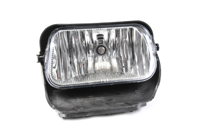 15791434 - Electrical: Fog Lamp Assembly for Chevrolet: Avalanche 1500, Avalanche 2500, Silverado 1500, Silverado 1500 Classic, Silverado 1500 HD, Silverado 1500 HD Classic, Silverado 2500 HD, Silverado 2500 HD Classic, Silverado 3500, Silverado 3500 Classic, Silverado 3500 HD Image