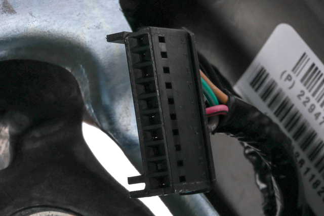 22947800 - Steering: Steering Wheel for Cadillac: Escalade ESV, Escalade EXT | Chevrolet: Avalanche, Silverado 1500, Silverado 2500 HD, Silverado 3500 HD, Suburban 1500, Suburban 2500, Tahoe | GMC: Sierra 1500, Sierra 2500 HD, Sierra 3500 HD, Yukon, Yukon XL 1500, Yukon XL 2500 Image