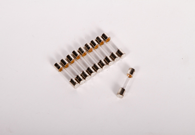 13502343 - : Vanity Mirror Light Bulb for Buick: Enclave, Encore | Cadillac: CT6, CTS, Escalade, Escalade ESV, Escalade EXT, SRX, XT5 | Chevrolet: Avalanche, Blazer, Captiva Sport, Colorado, Equinox, Silverado 1500, Silverado 2500 HD, Silverado 3500 HD, Suburban 1500, Suburban 2500, Tahoe, Traverse, Trax | GMC: Acadia, Acadia Limited, Canyon, Sierra 1500, Sierra 2500 HD, Sierra 3500 HD, Terrain, Yukon, Yukon XL 1500, Yukon XL 2500 | Saturn: Outlook Image