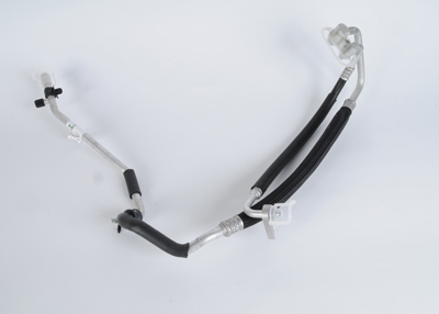 20800917 - HVAC: A/C Manifold Hose Assembly for Chevrolet: Malibu | Saturn: Aura Image