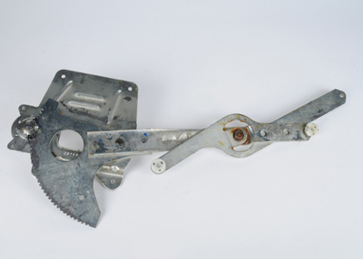 15705142 - Body: Regulator for Chevrolet: Blazer, S10 | GMC: Jimmy, S15, Sonoma | Oldsmobile: Bravada Image