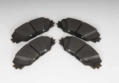 19184911 - : Front Disc Brake Pad Set for Pontiac: Vibe Image