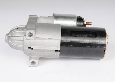 89017630 - Electrical: Starter for Cadillac: Escalade, Escalade ESV, Escalade EXT | Chevrolet: Avalanche 2500, Express 2500, Express 3500, Silverado 1500, Silverado 1500 HD, Silverado 2500, Silverado 2500 HD, Silverado 3500, SSR, Suburban 2500 | GMC: Savana 2500, Savana 3500, Sierra 1500, Sierra 1500 HD, Sierra 2500, Sierra 2500 HD, Sierra 3500, Yukon, Yukon XL 1500, Yukon XL 2500 | Hummer: H2 Image