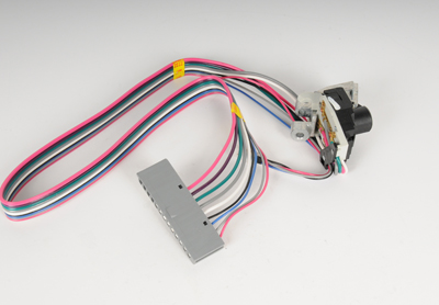 26037733 - Steering: Wiper Switch for Buick: LeSabre, Park Avenue, Riviera | Cadillac: 60 Special, DeVille, Eldorado, Fleetwood, Seville | Oldsmobile: 88, 98, LSS, Regency, Toronado | Pontiac: Bonneville Image