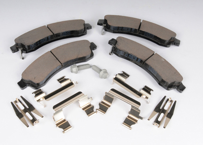 88964424 - Brakes: Brake Pads for Buick: Rainier | Chevrolet: SSR, Trailblazer, Trailblazer EXT | GMC: Envoy, Envoy XL, Envoy XUV | Oldsmobile: Bravada Image