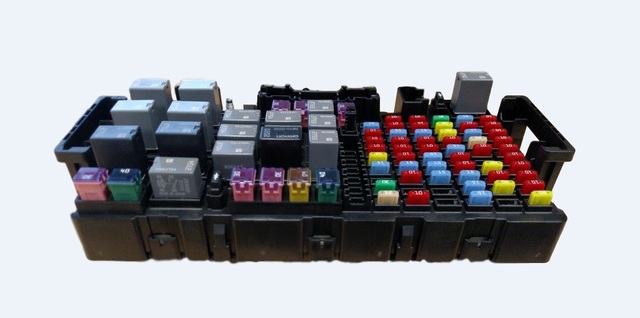 25796965 - Electrical: Fuse &amp; Relay Box for GM Image