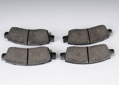89027184 - Brakes: Brake Pads for Buick: Rainier | Chevrolet: SSR, Trailblazer, Trailblazer EXT | GMC: Envoy, Envoy XL, Envoy XUV | Oldsmobile: Bravada Image