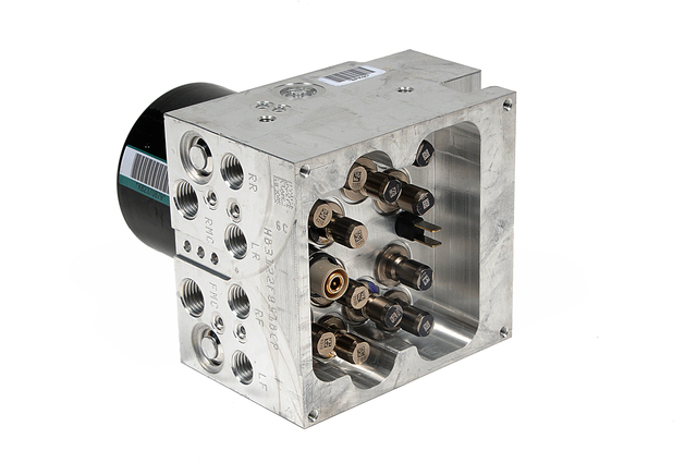 25879231 - Electrical: Control Valve for Chevrolet: Express 1500, Express 2500, Express 3500, Express 4500, Silverado 2500 HD, Silverado 3500 HD | GMC: Savana 1500, Savana 2500, Savana 3500, Savana 4500, Sierra 2500 HD, Sierra 3500 HD Image