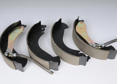 19256494 - Brakes: Brake Shoes for Chevrolet: Silverado 1500, Silverado 1500 Classic, Silverado 1500 HD, Silverado 1500 HD Classic, Silverado 2500 HD, Silverado 2500 HD Classic, Silverado 3500, Silverado 3500 Classic, Silverado 3500 HD | GMC: Sierra 1500, Sierra 1500 Classic, Sierra 1500 HD, Sierra 1500 HD Classic, Sierra 2500 HD, Sierra 2500 HD Classic, Sierra 3500, Sierra 3500 Classic, Sierra 3500 HD Image