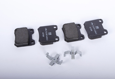 22678482 - Brakes: Brake Pads for Saturn: L100, L200, L300, LS, LS1, LS2, LW1, LW2, LW200, LW300 Image