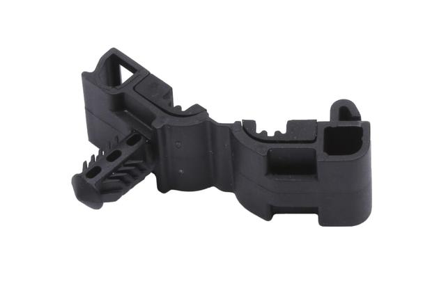 11546886 - : Brake Pipe Retainer for GM Image