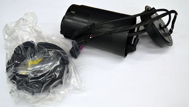 84412924 - Emission System: Pump for Chevrolet: Silverado 2500 HD, Silverado 3500 HD | GMC: Sierra 2500 HD, Sierra 3500 HD Image