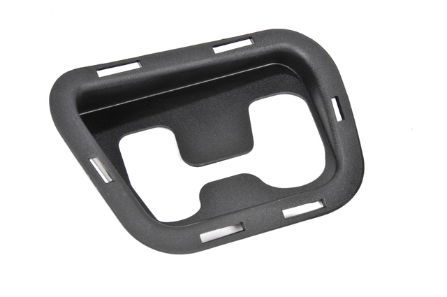 15893977 - Body: Tow Bracket Cover for Chevrolet: Avalanche, Suburban 1500, Suburban 2500, Tahoe Image