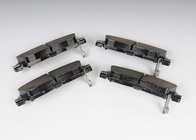 19149111 - Brakes: Disc Brake Pad Set for Buick: Rainier | Chevrolet: SSR, Trailblazer, Trailblazer EXT | GMC: Envoy, Envoy XL Image