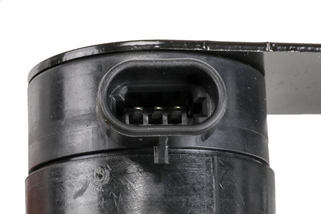 15098628 - Suspension: Front Sensor for Cadillac: Escalade, Escalade ESV, Escalade EXT | Chevrolet: Avalanche, Suburban 1500, Suburban 2500, Tahoe | GMC: Yukon, Yukon XL 1500, Yukon XL 2500 Image