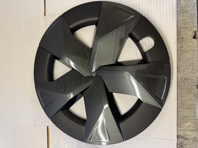 Genuine Official Toyota Wheel Cover part# 42602-47320 for 2023