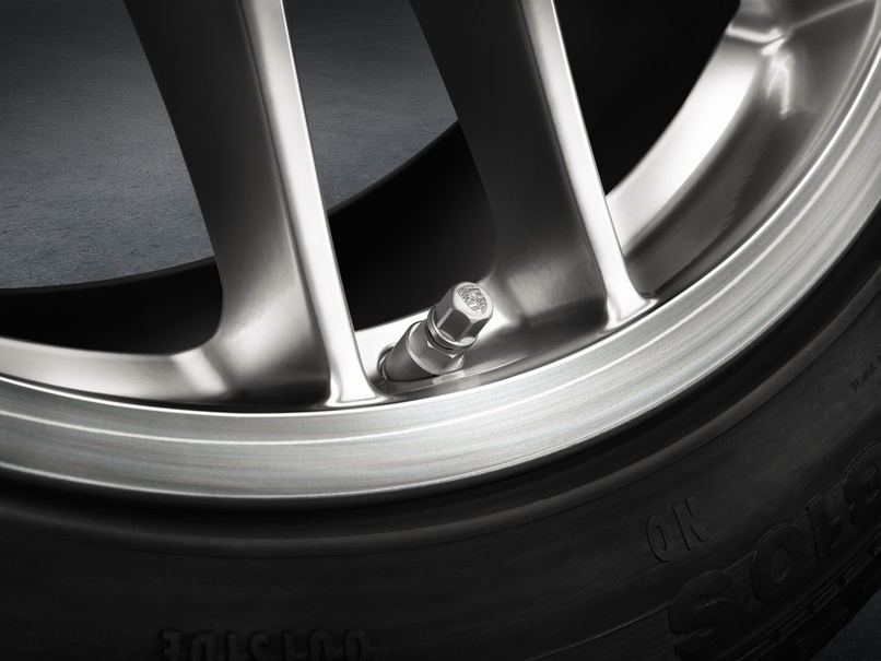 4460215 - Wheels: Decorative Sleeves for Porsche: 911, Boxster, Cayenne, Cayman, Macan, Panamera Image