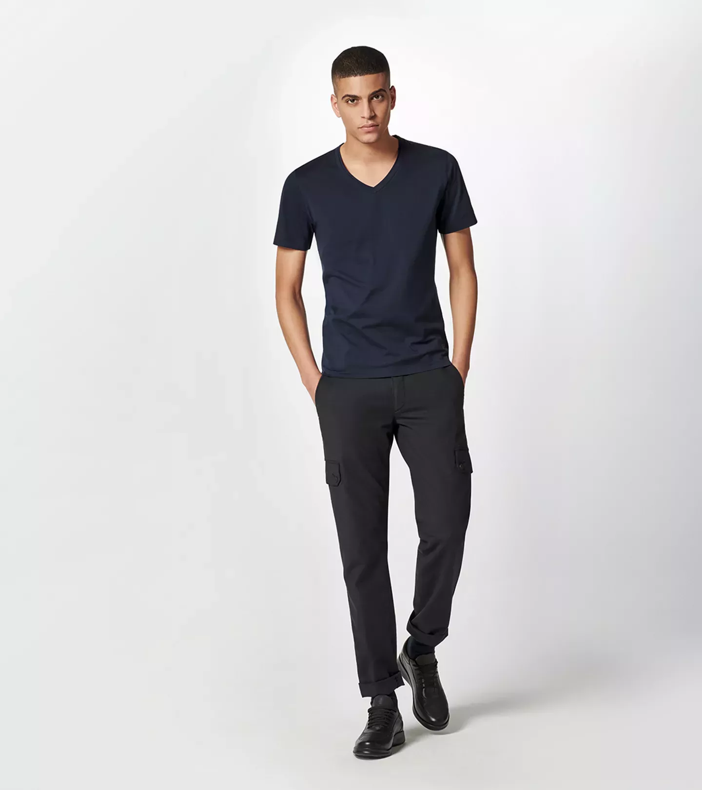 404690182 - : V-Neck T-Shirt - Navy for Porsche Image