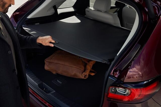 KMV6V1350 - Interior: Retractable Cargo Cover for Mazda Image