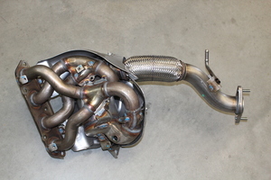 PY42-20-50X - Catalytic Converter With Integrated Exhaust