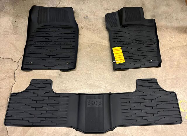 All-Weather Floor Mats for Jeep Grand Cherokee 82213686 | MOPAR