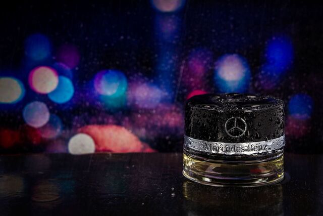 8990388 - Interior Equipment: Flacon Perfume Atomiser, Nightlife Mood for Mercedes-Benz Image