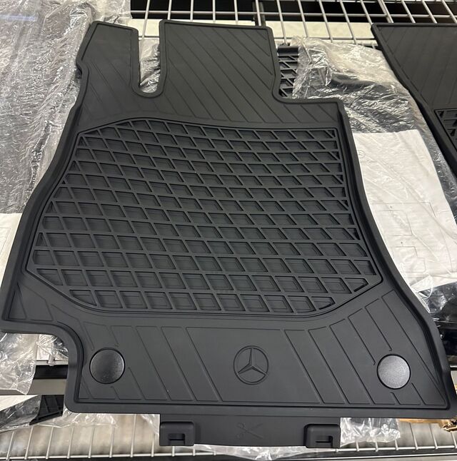 21368001069G33 - Interior: All-Season Floor Mats Classic for Mercedes-Benz Image
