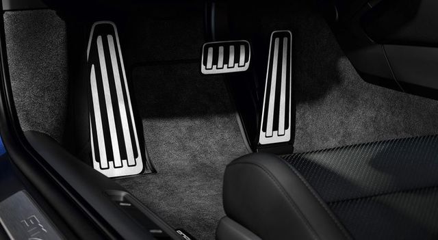 992044700 - : 992 911 (2020+) Aluminum Pedal &amp; Footrest Kit for Porsche: 911 Image