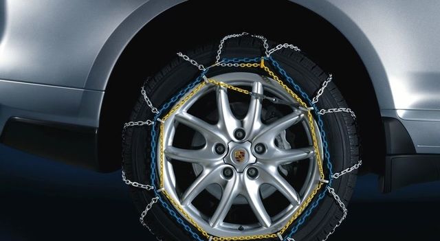95504460008 - : ​9PA Cayenne (2003-2010) Snow Chains - Set of 2 - for 255/55R18, 255/50R19, and 275/45R19 tires​ for Porsche Image