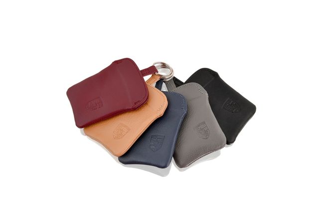 PCG044100003MX - : Classic Leather Key Pouch for Porsche Image