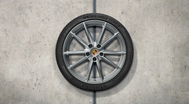 992044602B - : 992 911 (2020+) 20/21" Carrera S Silver Winter Wheel/Tire Set (Continental) for Porsche: 911 Image