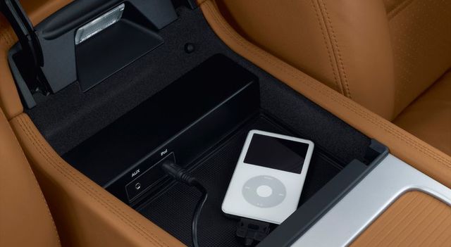 95504490226 - : 9PA Cayenne (2009-2010) Universal Audi Interface (AUX, USB e.g. for iPod) for Porsche Image