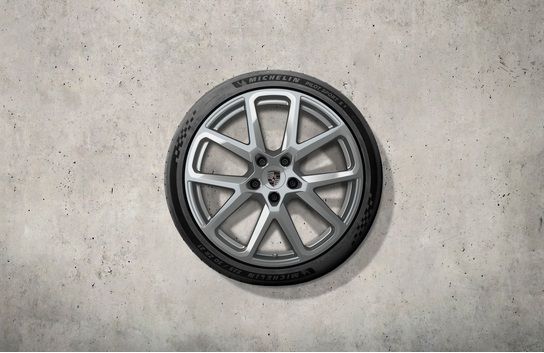 976044660F - : 21-inch Panamera SportDesign summer wheel-and-tire set for Porsche Image