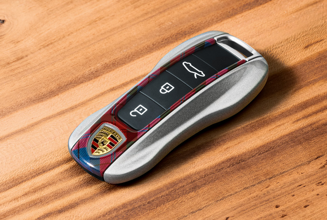 97104480205 - : Key Cover Set - Design Edition:  Plaid with silver cheeks for Porsche Image