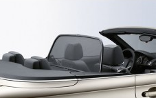 BMW　120i  E88　ウィンドディフレクター Amazon.com: Love the Drive BMW Windstop for 1 Series (E88