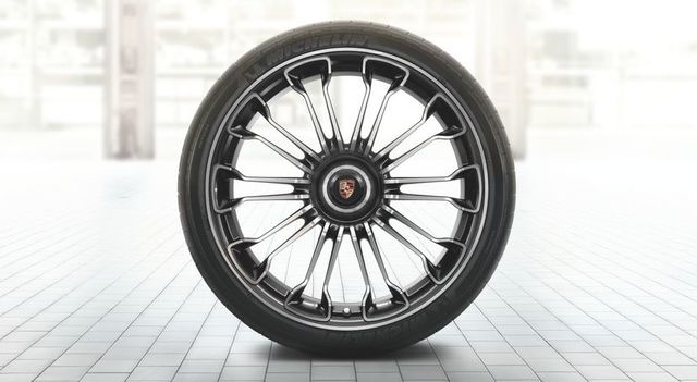 91804460002 - : 918 Spyder summer wheel-and-tire set (20/21-inch) for Porsche Image
