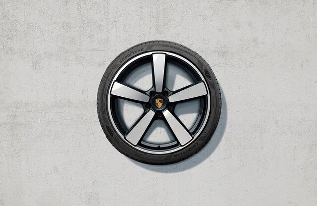 992044665K - Wheels: 20-/21-inch Carrera Classic summer wheel-and-tire set for Porsche Image