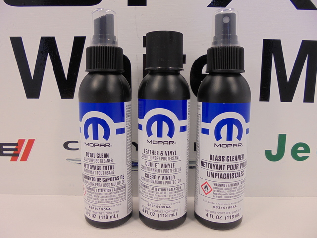 68319193AB - Vehicle Care Products: Mopar Car Care Kit for Chrysler: 200, 300, Pacifica, Town &amp; Country, Voyager | Dodge: Challenger, Charger, Dart, Durango, Grand Caravan, Journey, Viper | Fiat: 500, 500L, 500X | Jeep: Cherokee, Compass, Grand Cherokee, Grand Cherokee WK, Patriot, Renegade, Wrangler, Wrangler JK | Ram: 1500, 1500 Classic, 2500, 3500, ProMaster 1500, ProMaster 2500, ProMaster 3500, ProMaster City, ProMaster EV Image