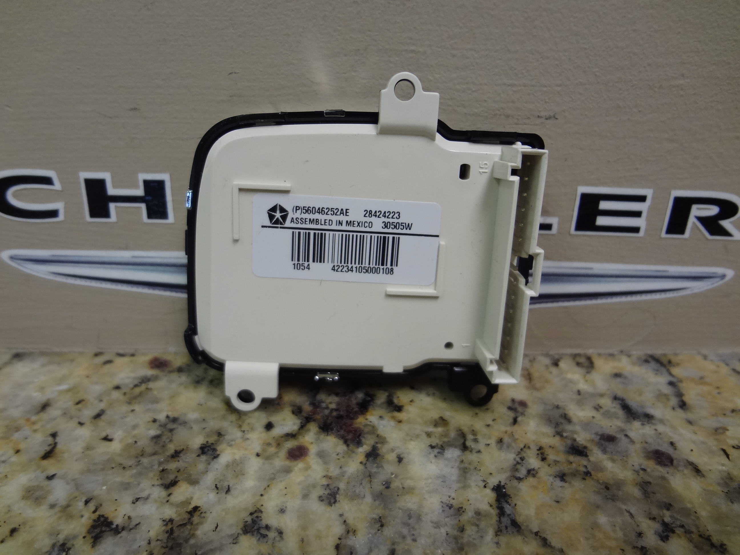 56046252AE - Electrical: Speed Control Switch for Chrysler: 300, Town &amp; Country | Dodge: Charger, Durango, Grand Caravan, Journey | Ram: 1500, 1500 Classic, 2500, 3500, C/V Image