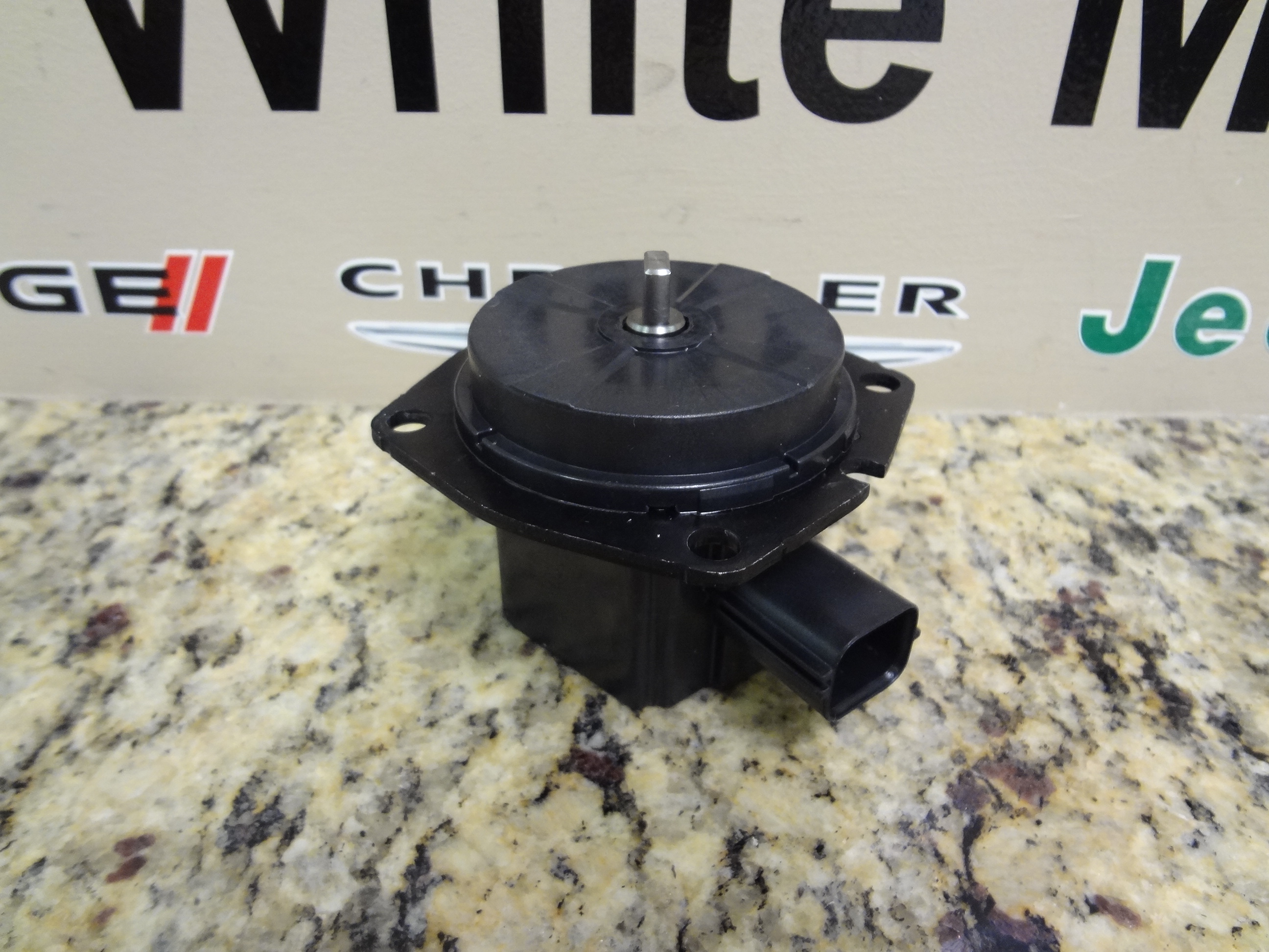 68166449AA - 3.5L Gas; Engine: Secondary Runner Valve Actuator Kit for Mopar Image