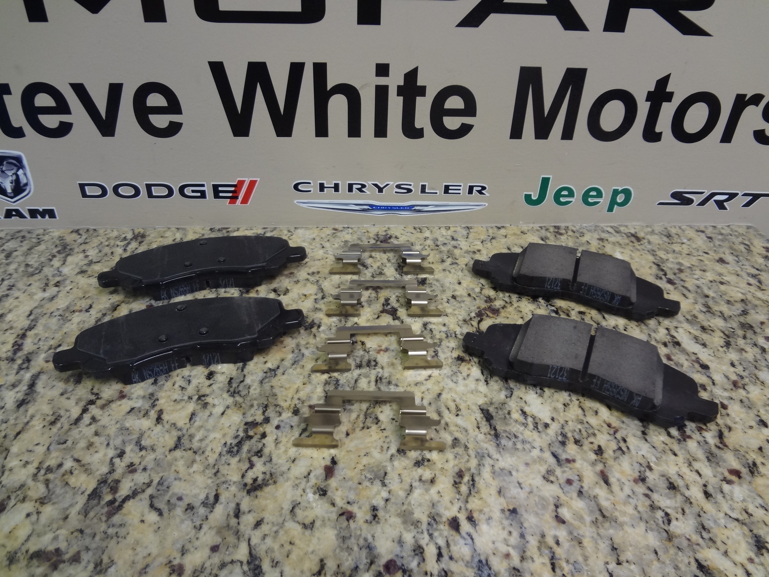 68574695AA - : Disc Brake Pad Kit for Chrysler: 200, Sebring | Dodge: Avenger, Caliber | Jeep: Compass, Patriot Image