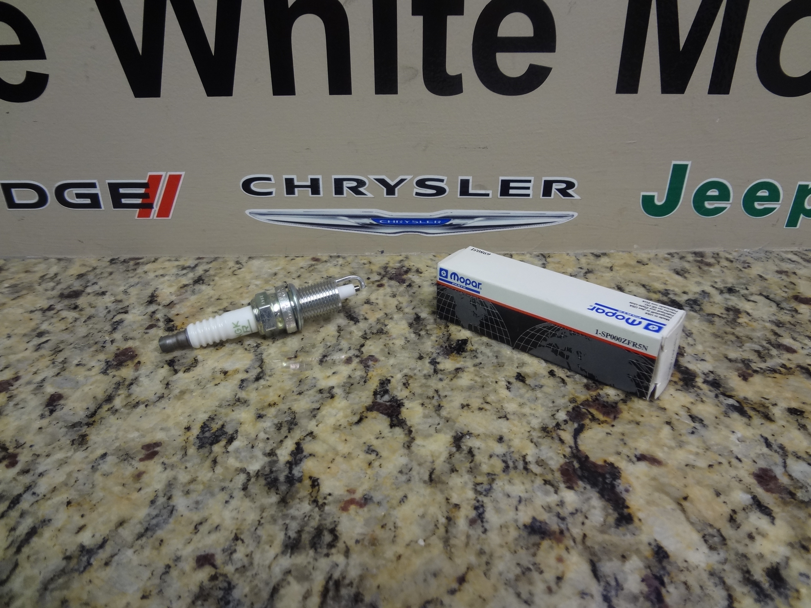SP000ZFR5N - : Spark Plug for Dodge: Dakota | Jeep: Cherokee, Grand Cherokee, Wrangler Image