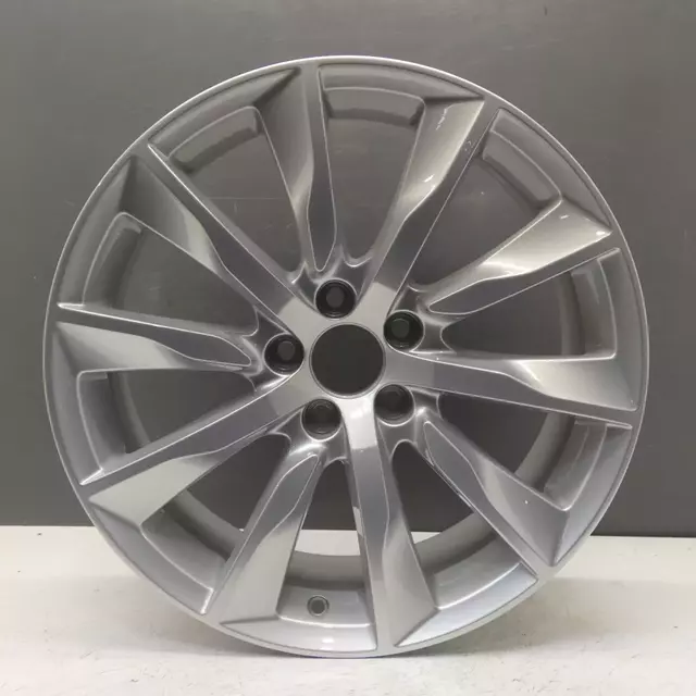 31362840 - Wheels: Alloy Wheel 18-Inch 10-Spoke for Volvo Image