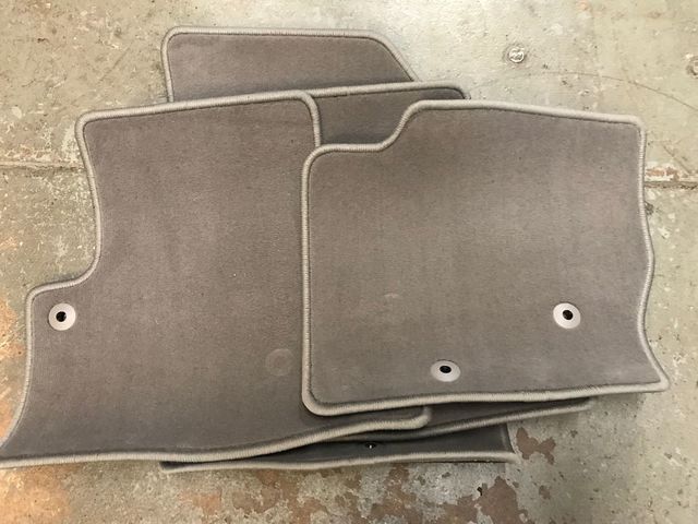 39866270 - Interior: 2007-2014 Volvo XC90 - Carpet Floor Mats 5 and 7-seater Grey w/light grey trim (set of four mats) for Volvo: XC90 Image