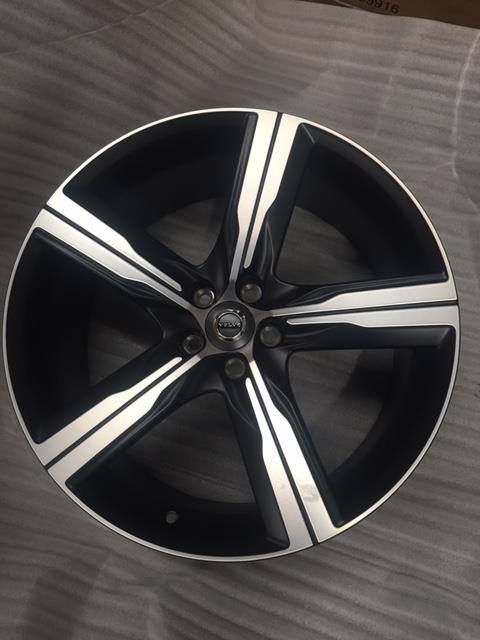 31406714 - Suspension: 2016-2020 Volvo XC90 - Wheel Alloy for Volvo: XC90 Image