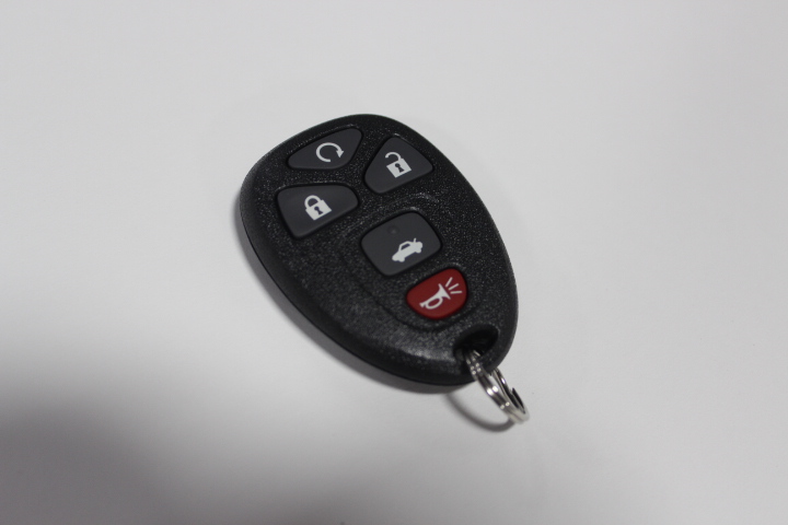 22733524 - Electrical: Keyless Entry Transmitter for Buick: LaCrosse | Chevrolet: Cobalt, Malibu | Pontiac: G5, G6, Grand Prix | Saturn: Aura, Sky Image