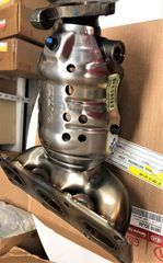 Catalytic Converter With Integrated Exhaust Manifold - Kia (28510-3CLA0)