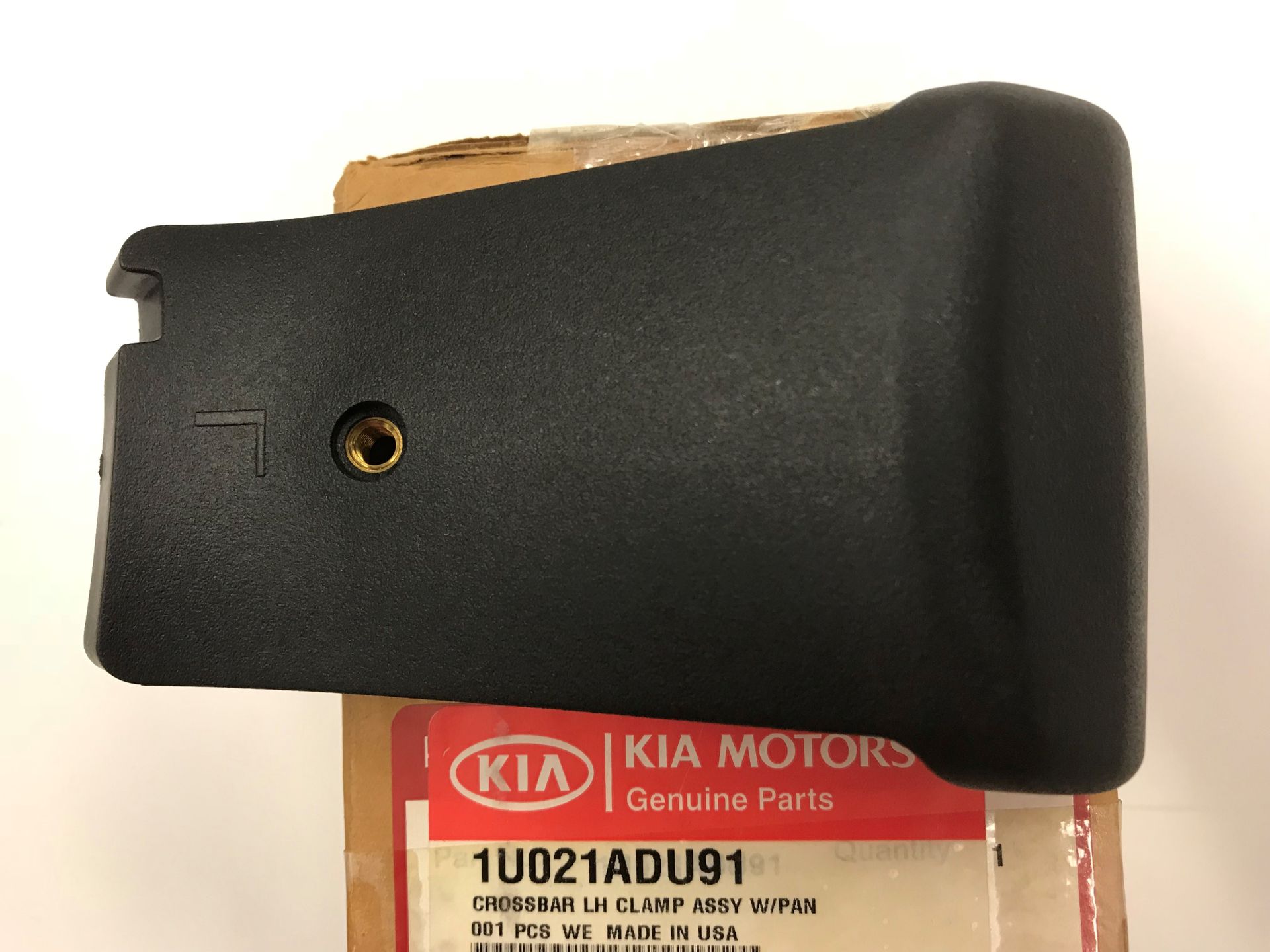 1U021ADU91 - Serviceable Components: Roof Rack, Clamp (Service Parts) for Kia: Sorento Image