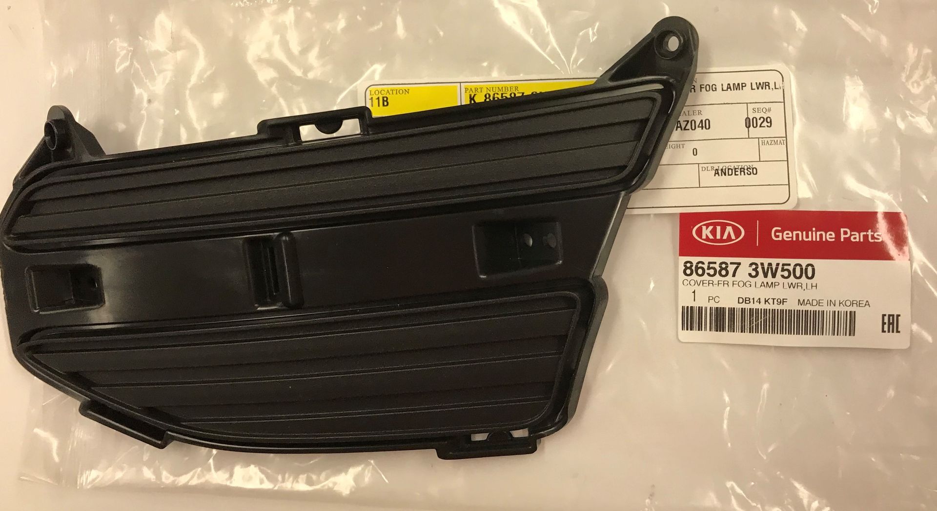 865873W500 - : Outer Grille Lower Support for Kia: Sportage Image